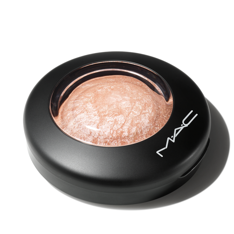M.A.C Mineralize Skinfinish Highlighter - Soft & Gentle (10 gms)
