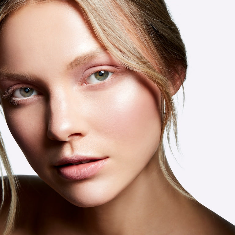 M.A.C Mineralize Skinfinish Highlighter - Soft & Gentle (10 gms)